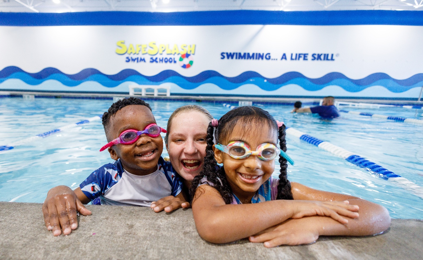 Swim training in small pool new arrivals